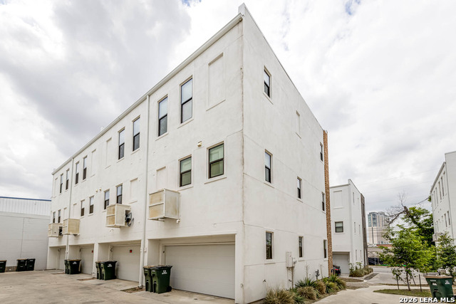 Image 32 of 40 For 144 Cherry St N