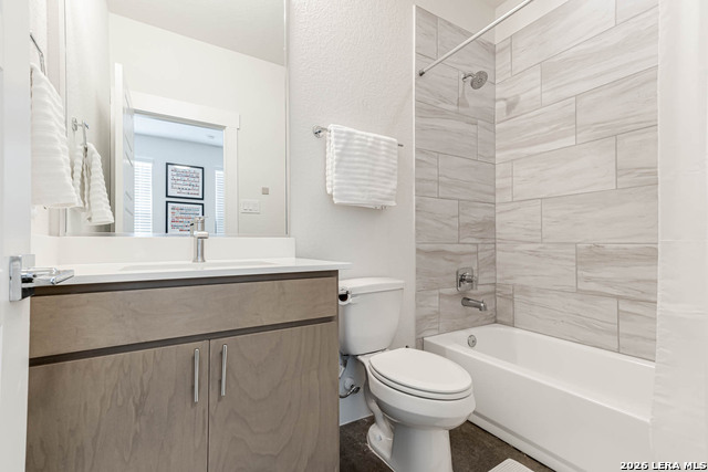 Image 8 of 40 For 144 Cherry St N