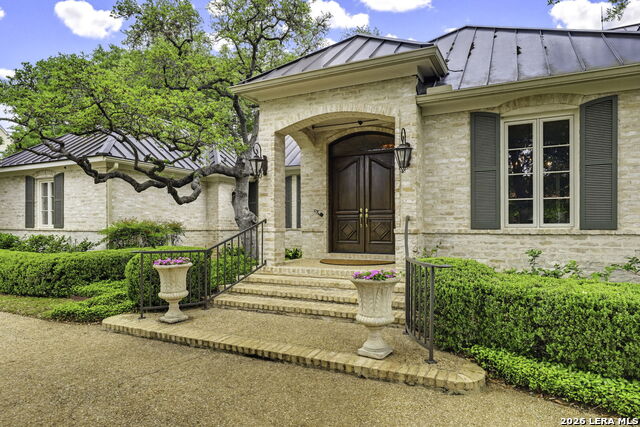 Image 2 of 42 For 2 Trophy Grn