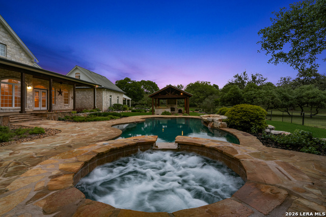 Image 48 of 65 For 204 Savannah Jon Blvd