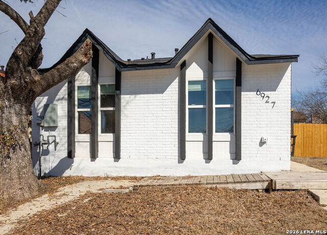 Image 19 of 28 For 6927 Oldham Dr