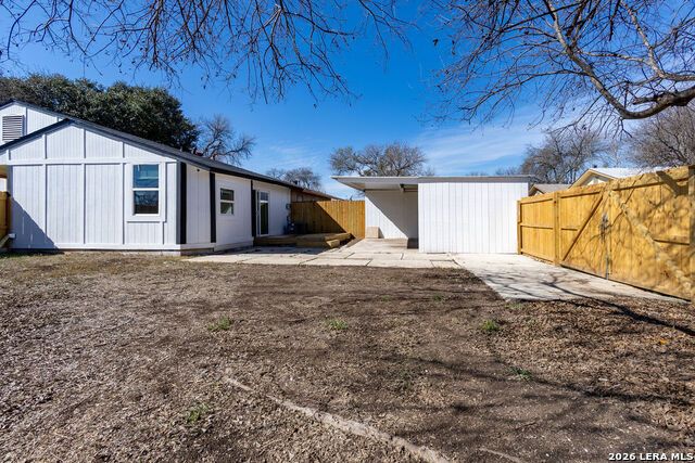 Image 21 of 28 For 6927 Oldham Dr