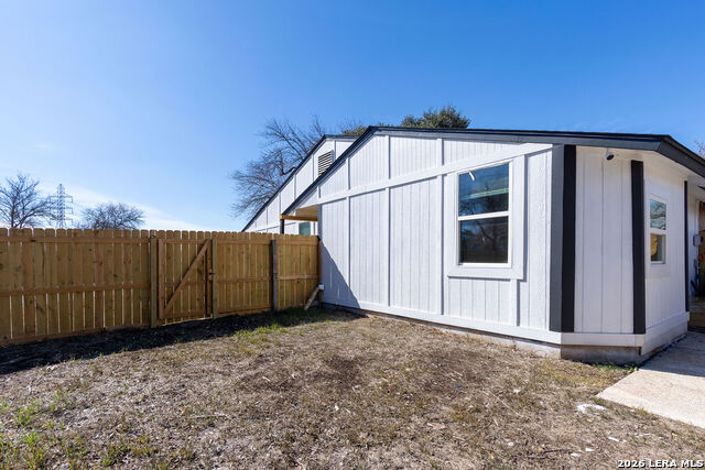 Image 23 of 28 For 6927 Oldham Dr