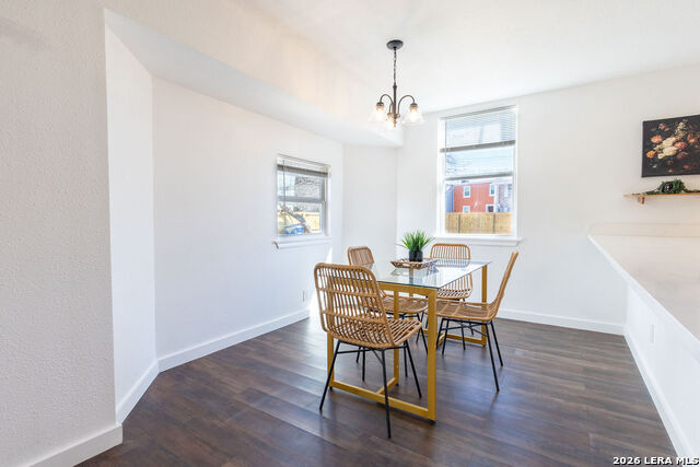 Image 5 of 28 For 6927 Oldham Dr