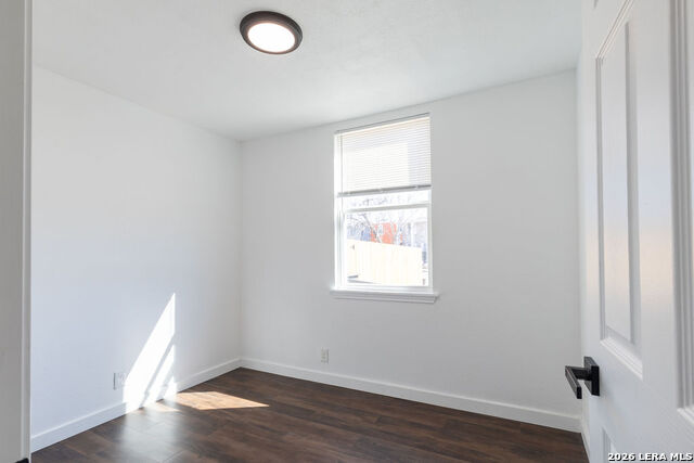 Image 7 of 28 For 6927 Oldham Dr