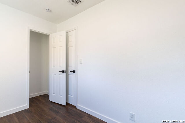 Image 8 of 28 For 6927 Oldham Dr