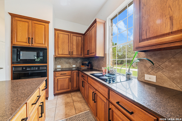 Image 14 of 49 For 142 Carriage Ct