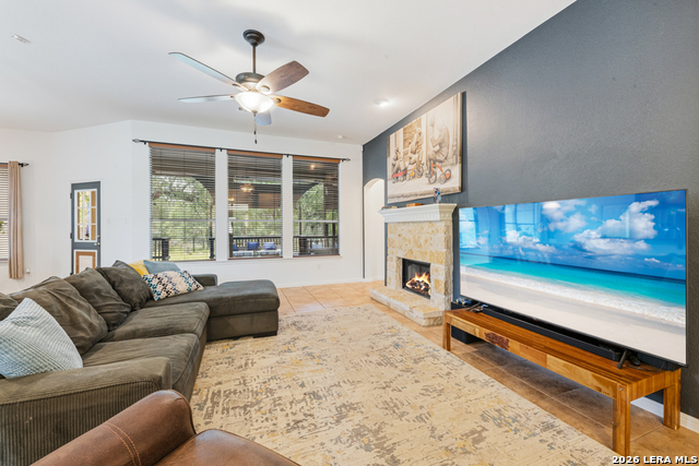 Image 9 of 49 For 142 Carriage Ct