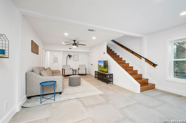 Image 24 of 35 For 519 Glenn Dr