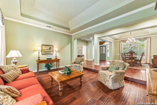 Image 13 of 63 For 35 Inwood Manor