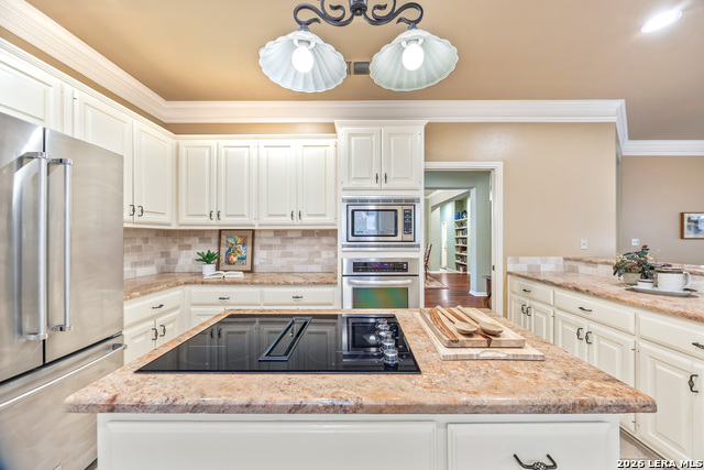 Image 21 of 63 For 35 Inwood Manor