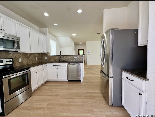 Image 5 of 13 For 443 Harvest Pt