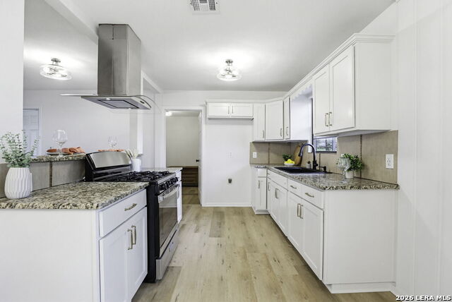 Image 10 of 29 For 227 Glenview W