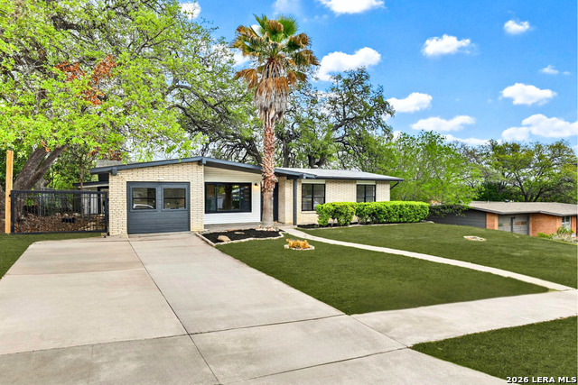 Image 2 of 29 For 227 Glenview W