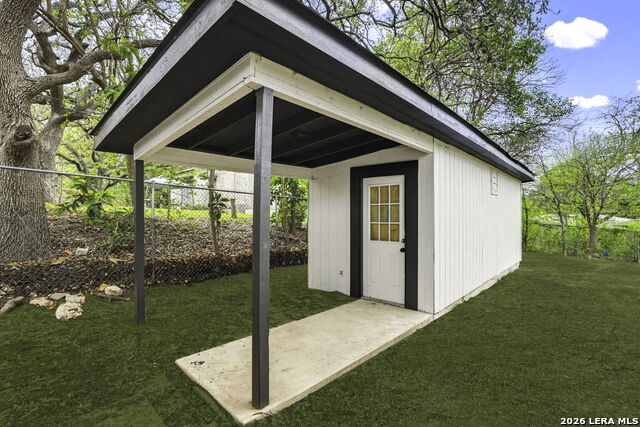 Image 28 of 29 For 227 Glenview W