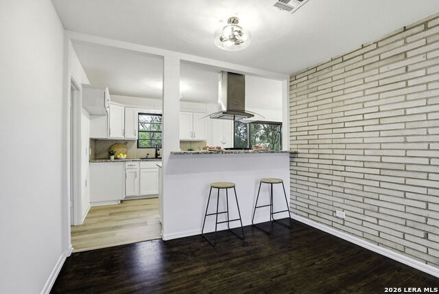 Image 6 of 29 For 227 Glenview W