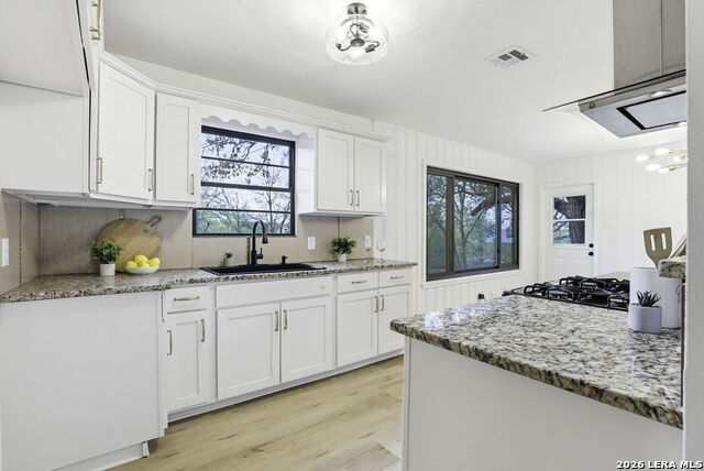 Image 7 of 29 For 227 Glenview W