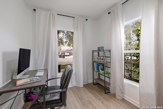 Image 12 of 21 For 1318 Edison Dr