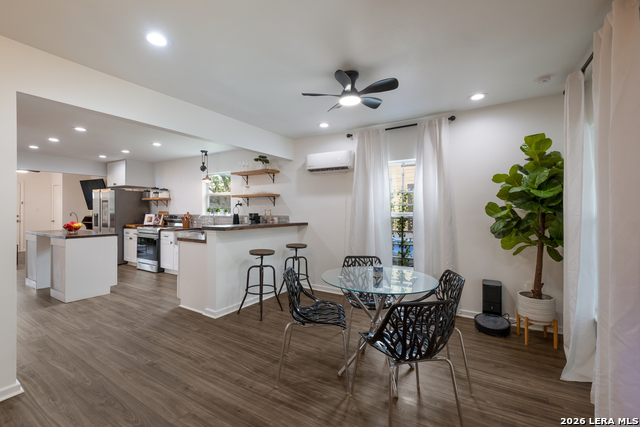 Image 4 of 21 For 1318 Edison Dr