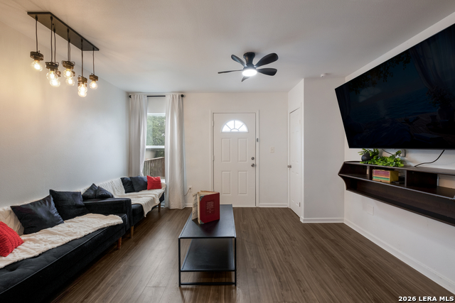 Image 7 of 21 For 1318 Edison Dr