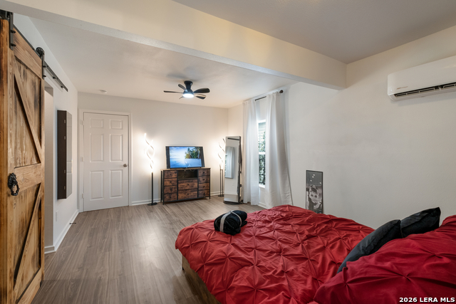 Image 9 of 21 For 1318 Edison Dr