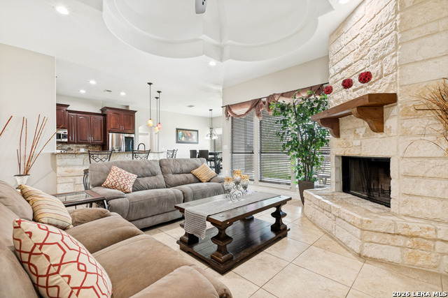 Image 4 of 27 For 18425 Kinney Rd