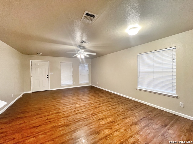 Image 5 of 27 For 364 Starling Creek