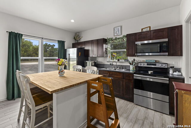 Image 10 of 44 For 585 Cimarron