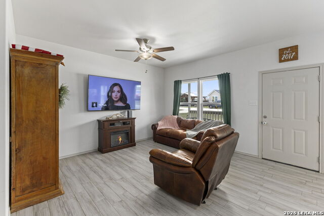 Image 6 of 44 For 585 Cimarron