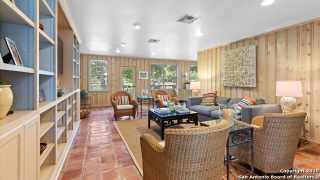 Image 10 of 43 For 2323 Terminal Loop