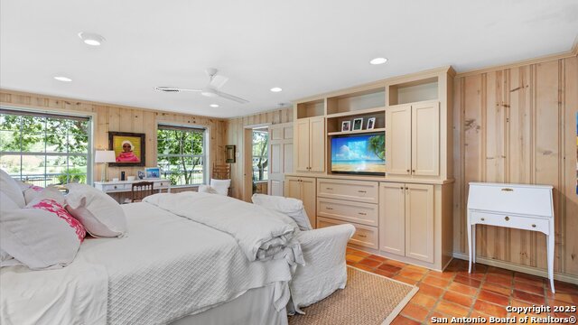 Image 11 of 43 For 2323 Terminal Loop