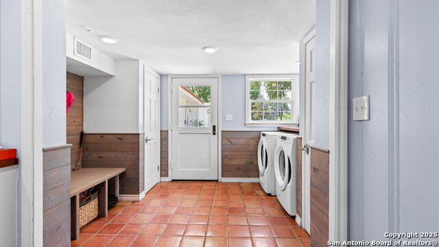 Image 13 of 43 For 2323 Terminal Loop