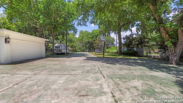 Image 2 of 43 For 2323 Terminal Loop