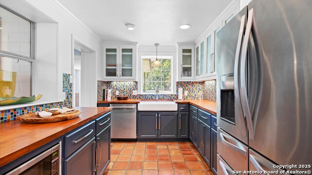 Image 4 of 43 For 2323 Terminal Loop