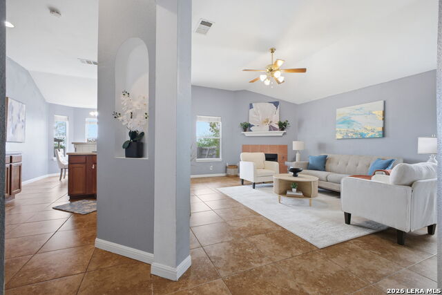 Image 5 of 23 For 4043 Mistflower Dr