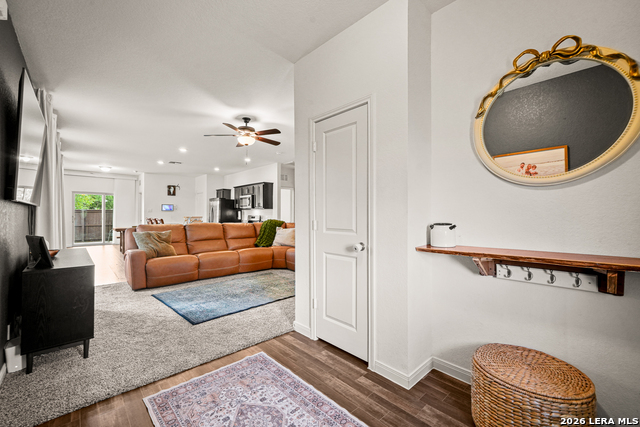 Image 4 of 24 For 4909 Hallies Gdn