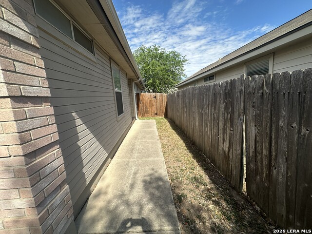 Image 18 of 24 For 4014 Sparrow Lk