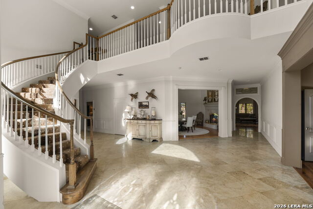 Listing photo id 11 for 608 Creek Rd N