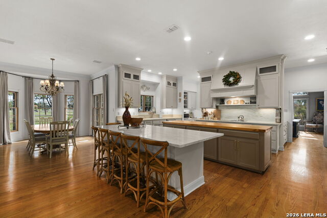 Listing photo id 21 for 608 Creek Rd N