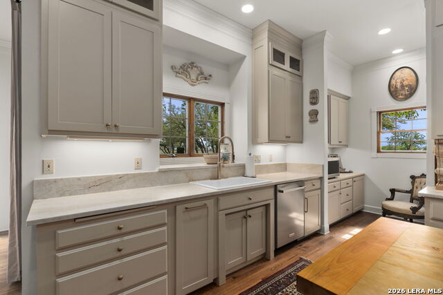 Listing photo id 28 for 608 Creek Rd N