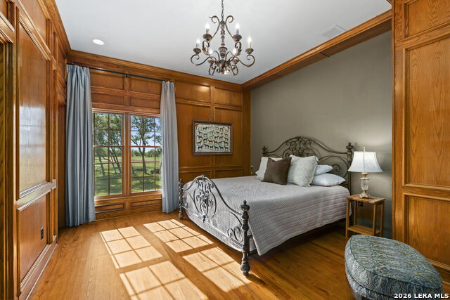 Listing photo id 33 for 608 Creek Rd N