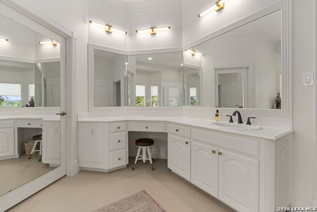 Listing photo id 38 for 608 Creek Rd N