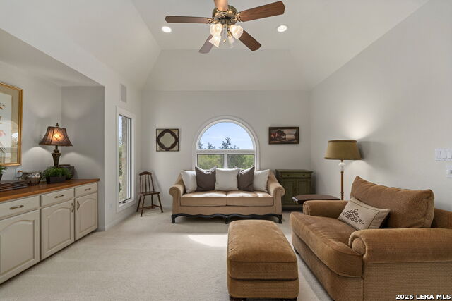 Listing photo id 44 for 608 Creek Rd N