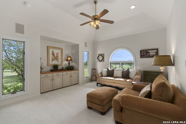 Listing photo id 45 for 608 Creek Rd N