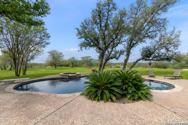 Listing photo id 54 for 608 Creek Rd N