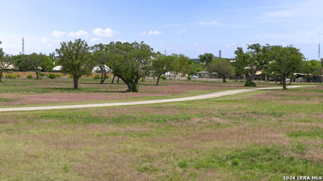 Listing photo id 61 for 608 Creek Rd N