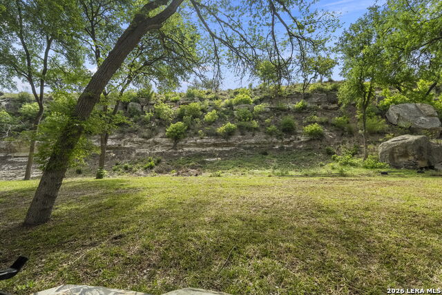 Listing photo id 69 for 608 Creek Rd N