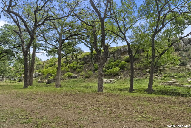Listing photo id 70 for 608 Creek Rd N