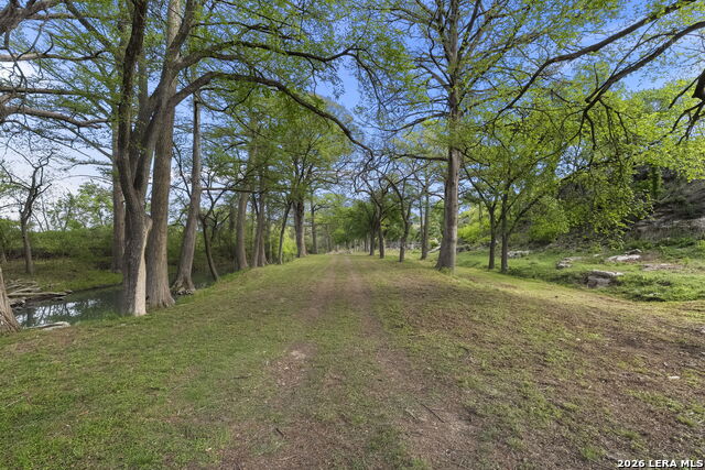 Listing photo id 83 for 608 Creek Rd N