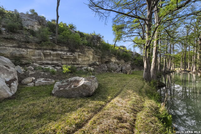 Listing photo id 84 for 608 Creek Rd N